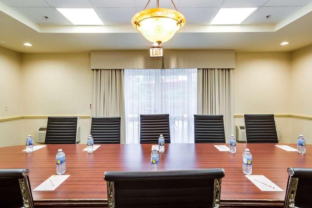 Monte Carlo Inn Brampton Amenities foto