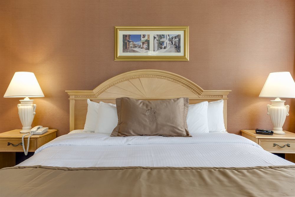Monte Carlo Inn Brampton Esterno foto