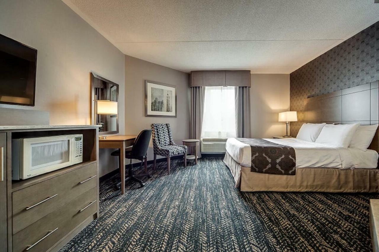 Monte Carlo Inn Brampton Esterno foto
