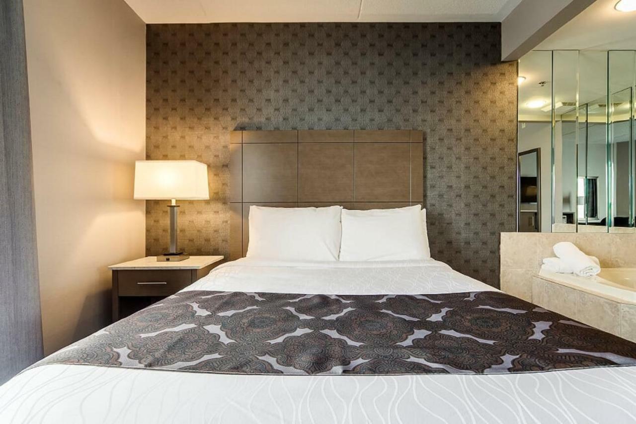Monte Carlo Inn Brampton Esterno foto