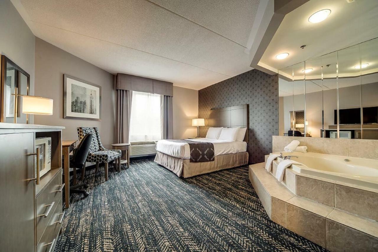 Monte Carlo Inn Brampton Esterno foto
