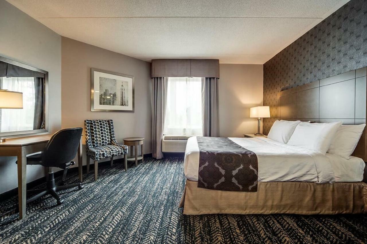 Monte Carlo Inn Brampton Esterno foto