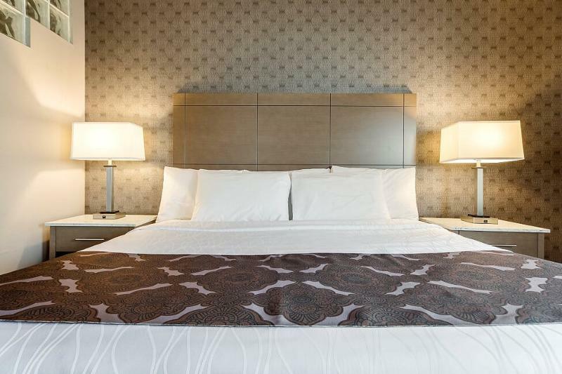 Monte Carlo Inn Brampton Esterno foto