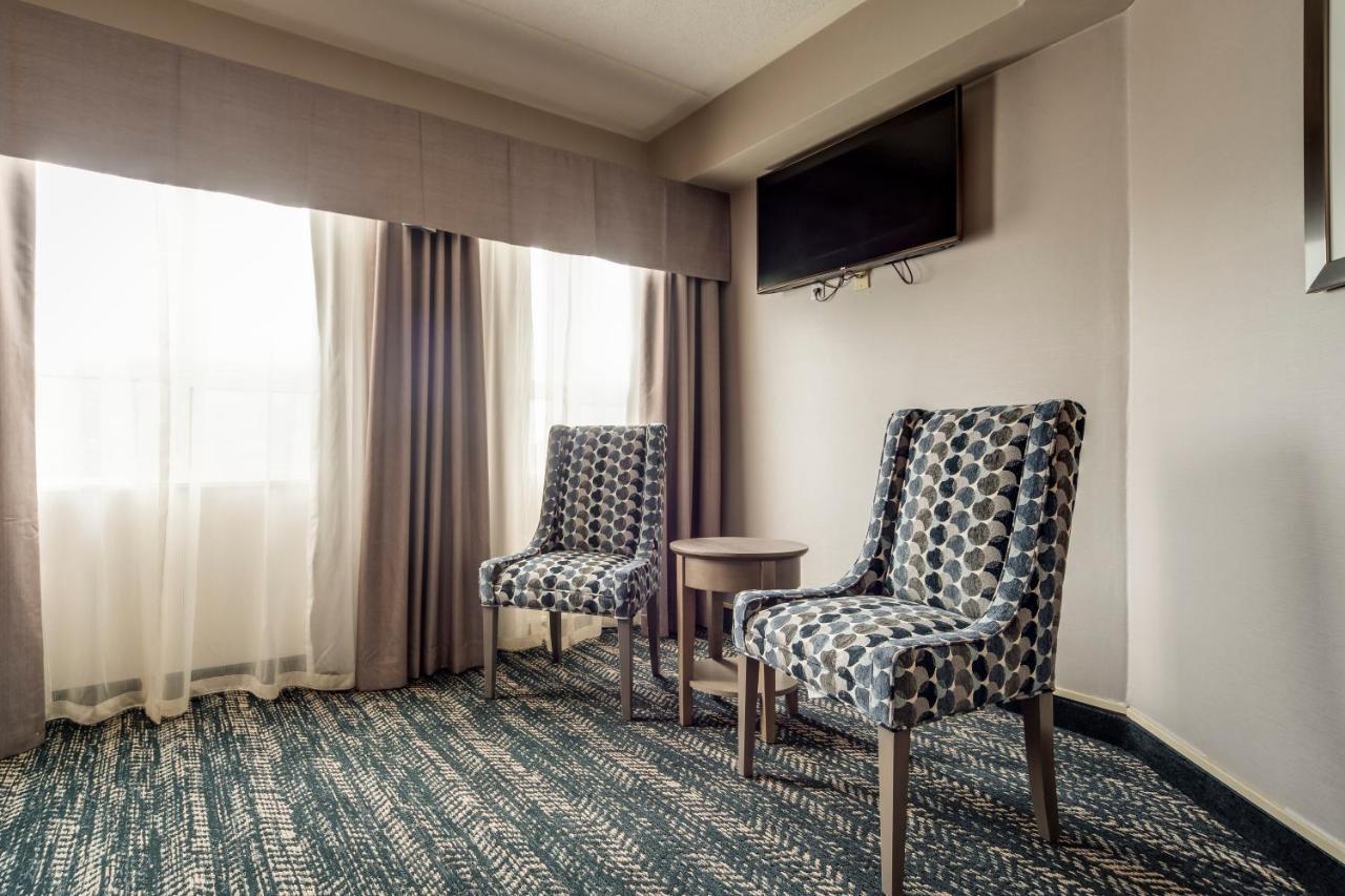 Monte Carlo Inn Brampton Esterno foto