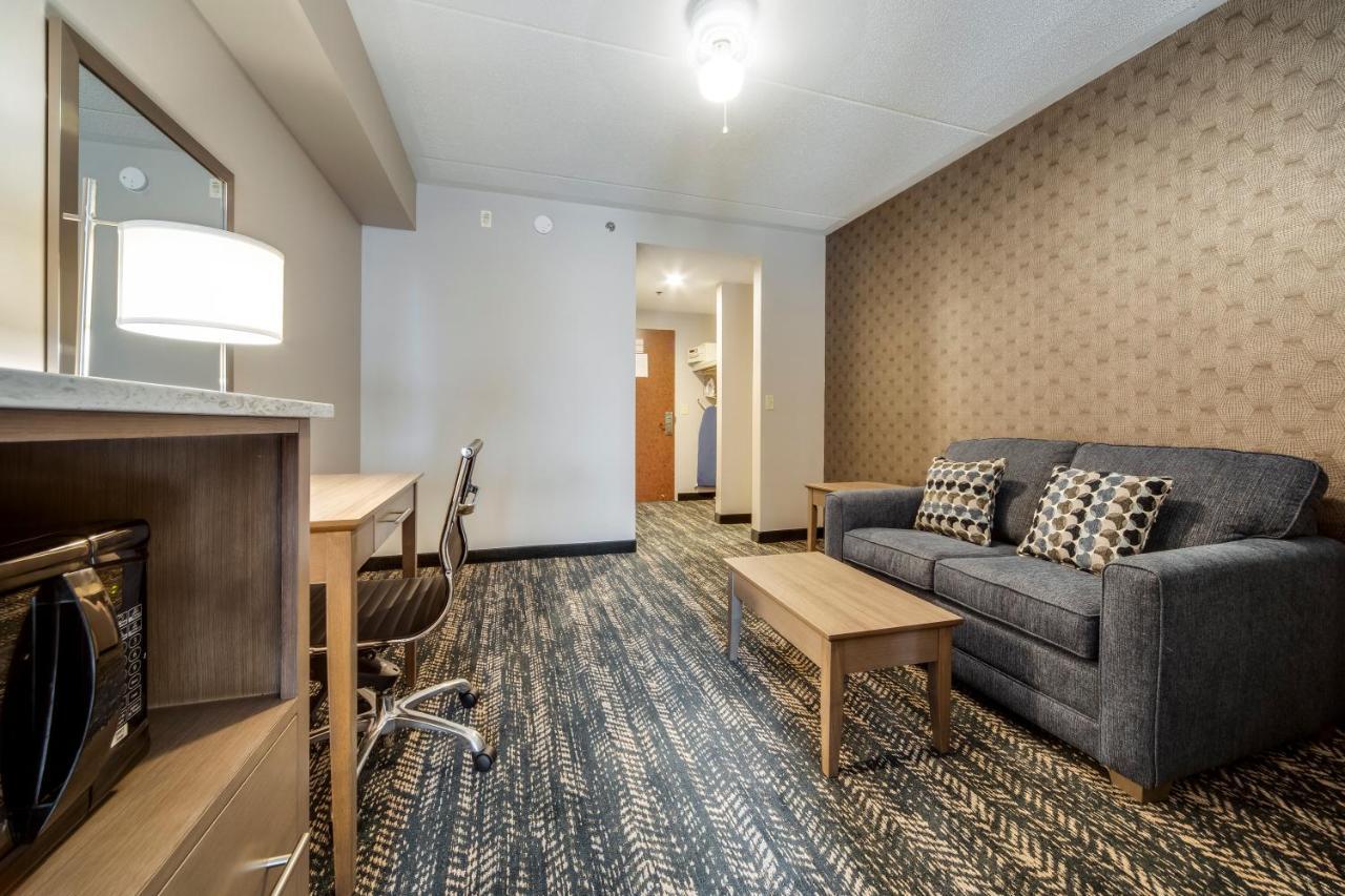 Monte Carlo Inn Brampton Esterno foto