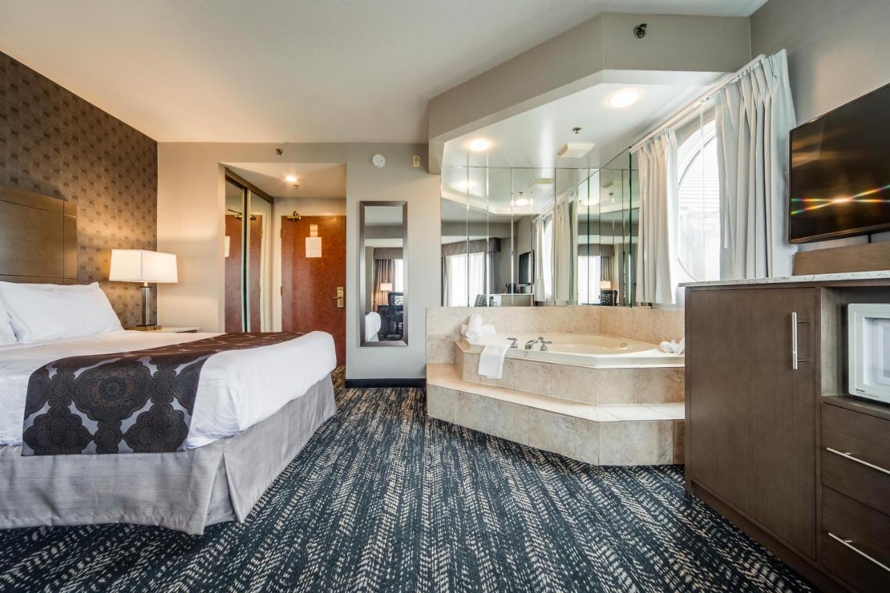 Monte Carlo Inn Brampton Esterno foto
